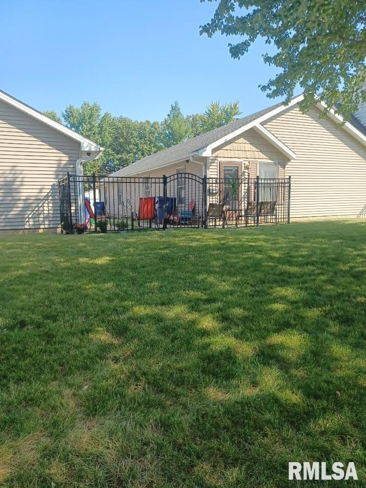 1503 N Main St, Davenport, IA 52803 - photo 1