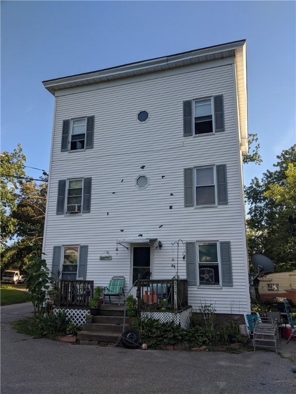 375 Cumberland Hill Rd unit 1, Woonsocket, RI 02895 - photo 1