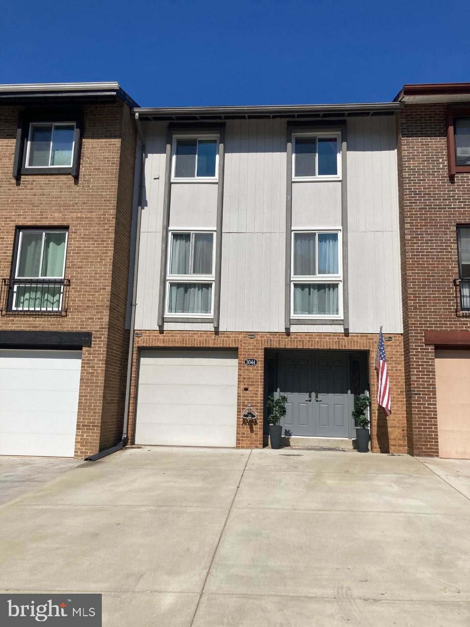 3044 Mission Square Dr, Fairfax, VA 22031 - photo 1