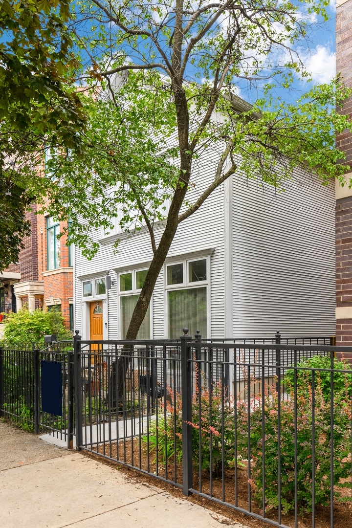 2723 N Southport Ave, Chicago, IL 60614 - photo 1