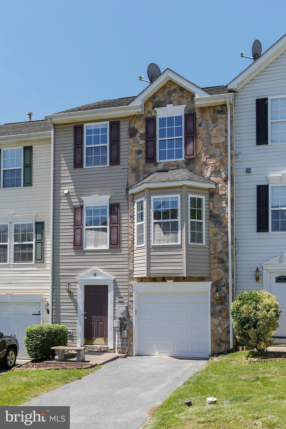 43 Dunrobin Dr, Martinsburg, WV 25405 - photo 1