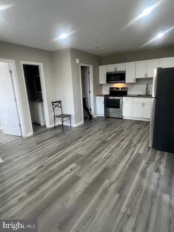 430 Macdade Blvd unit 2, Darby, PA 19023 - photo 1