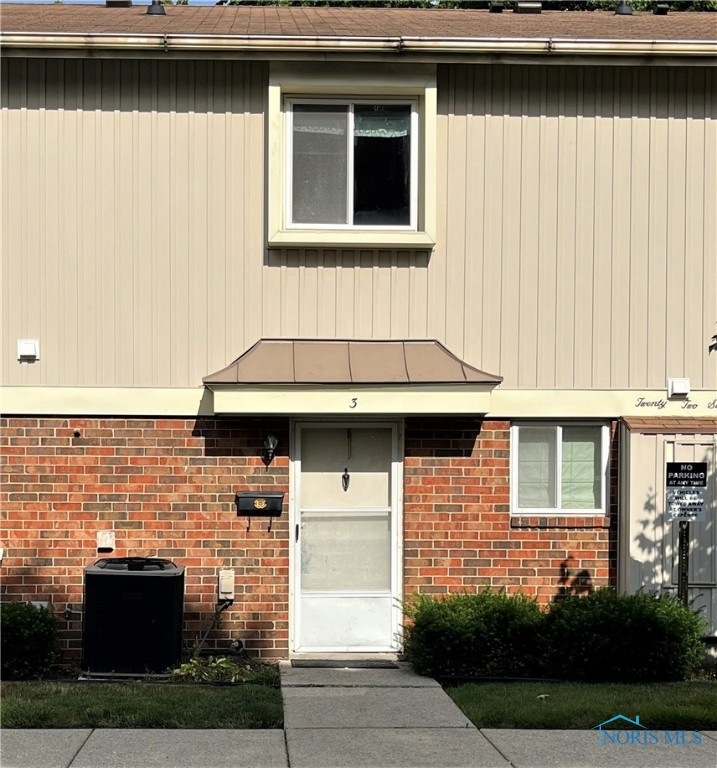 PRIVATE ENTERANCE