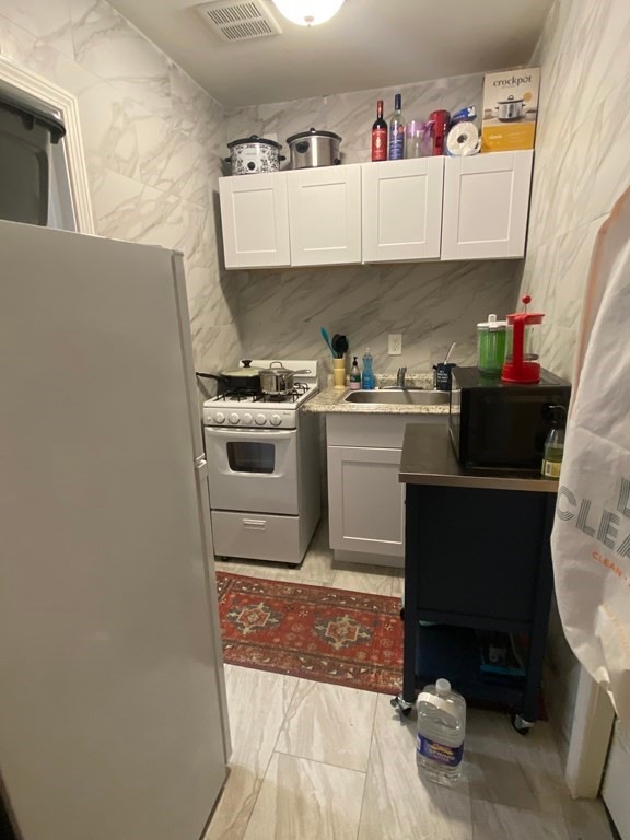 48 Highland Ave unit 1, Somerville, MA 02143 - photo 1