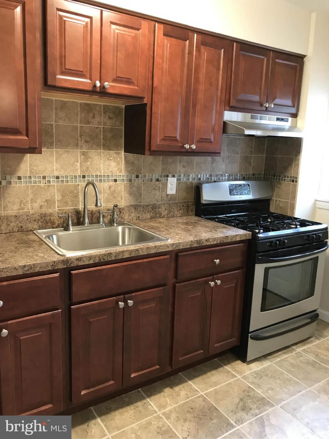 4538 Manorview Rd, Baltimore, MD 21229 - photo 1