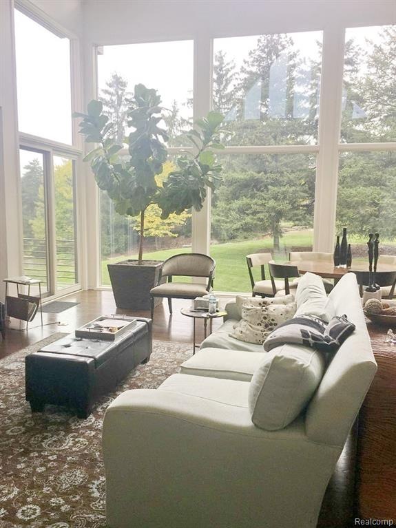 1121 E Wickford, Bloomfield Hills, MI 48302 - photo 1