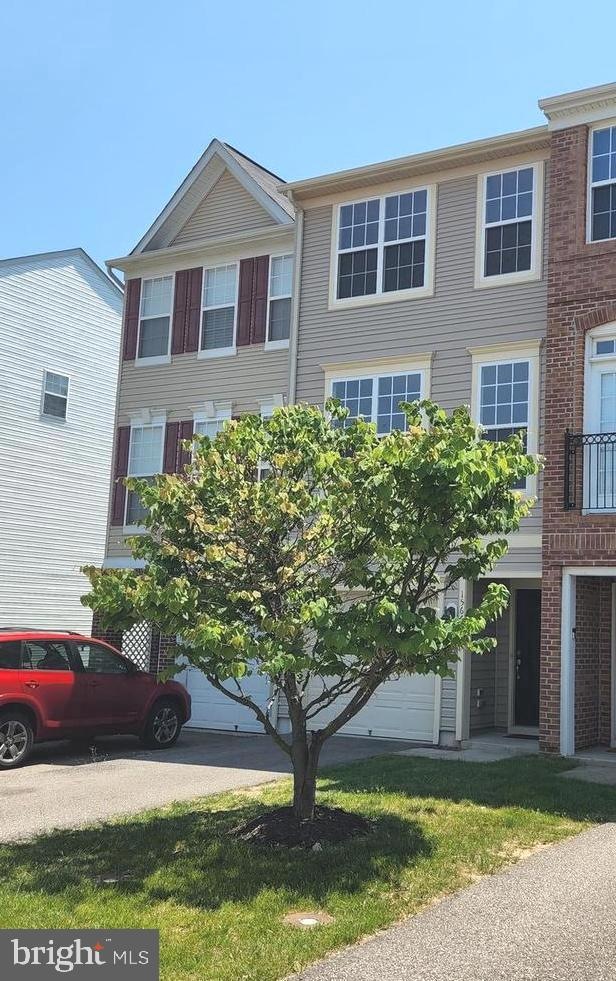 15667 John Diskin Cir, Woodbridge, VA 22191 - photo 1