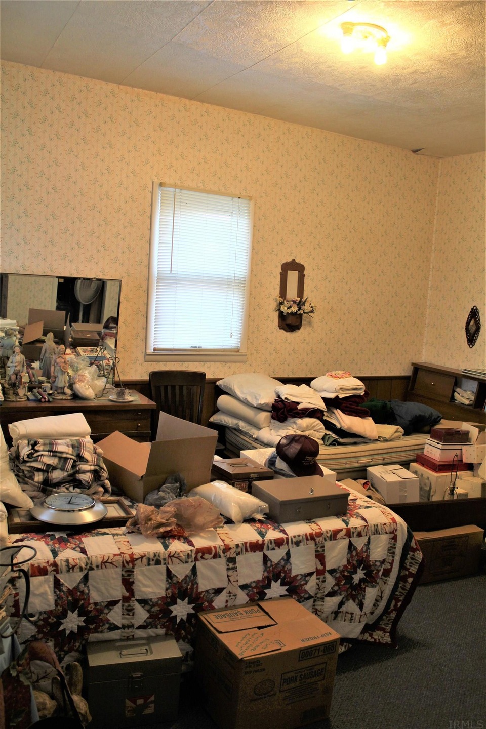 811 W Walnut St, Portland, IN 47371 - photo 1