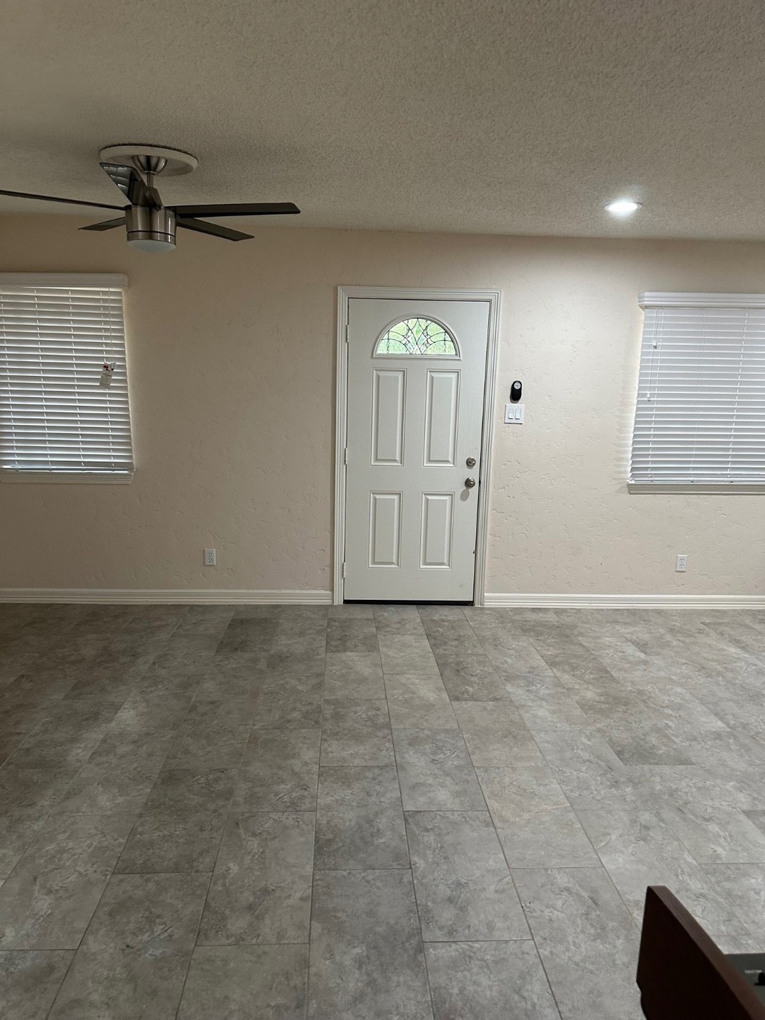 5632 Birchmont Dr unit 23, Houston, TX 77091 - photo 1