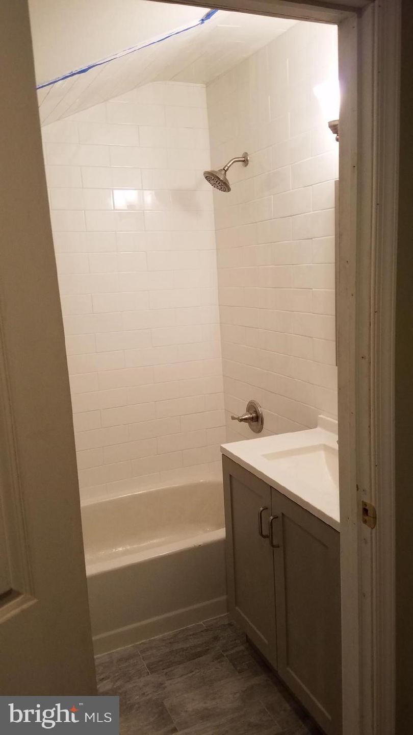 431 E Ridge St, Lansford, PA 18232 - photo 1