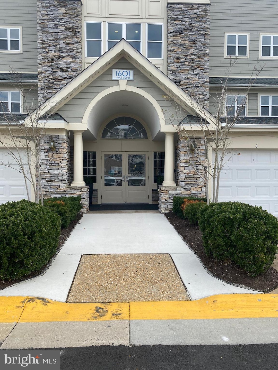 Sold $355,000 • Co-Listing Agent