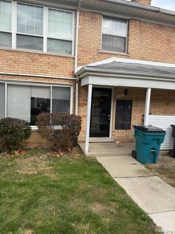 2503 W 13 Mile Rd, Royal Oak, MI 48073 - photo 1