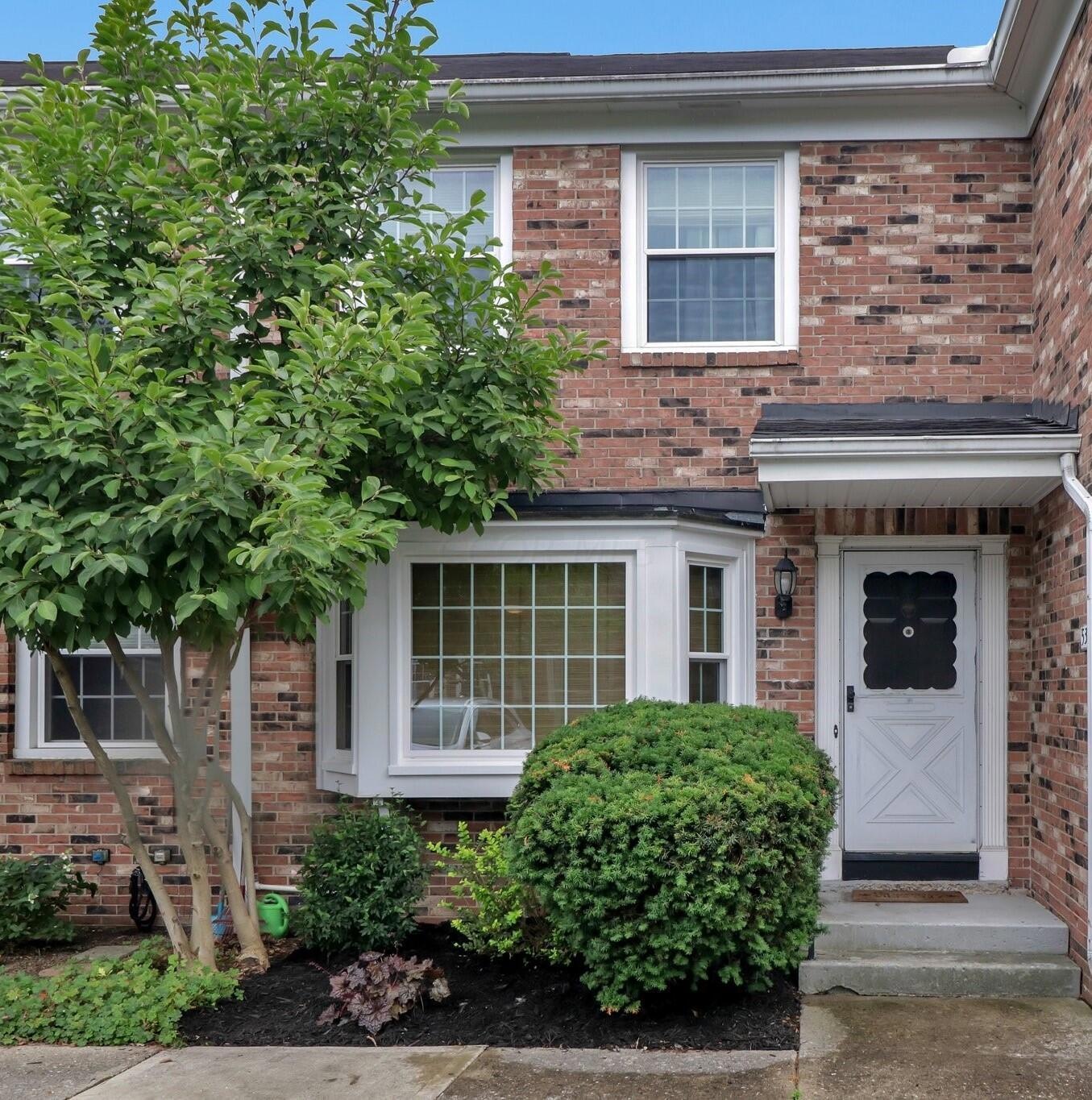 5339 Yorkshire Village Ln unit C28, Columbus, OH 43232 - photo 1