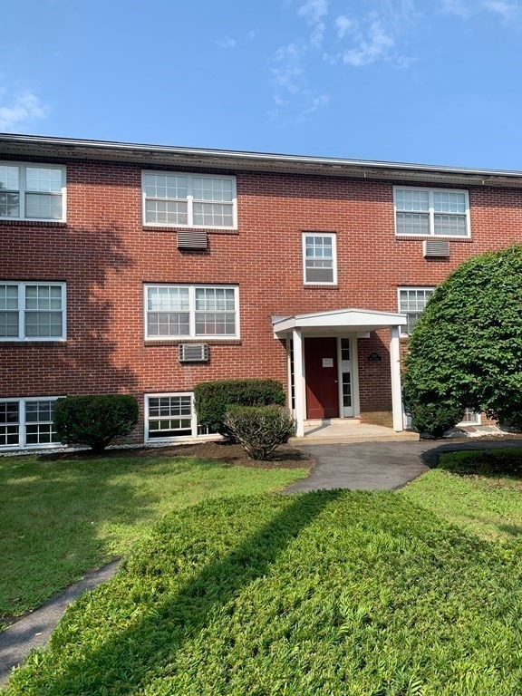 300 Main St unit 6, Woburn, MA 01801 - photo 1