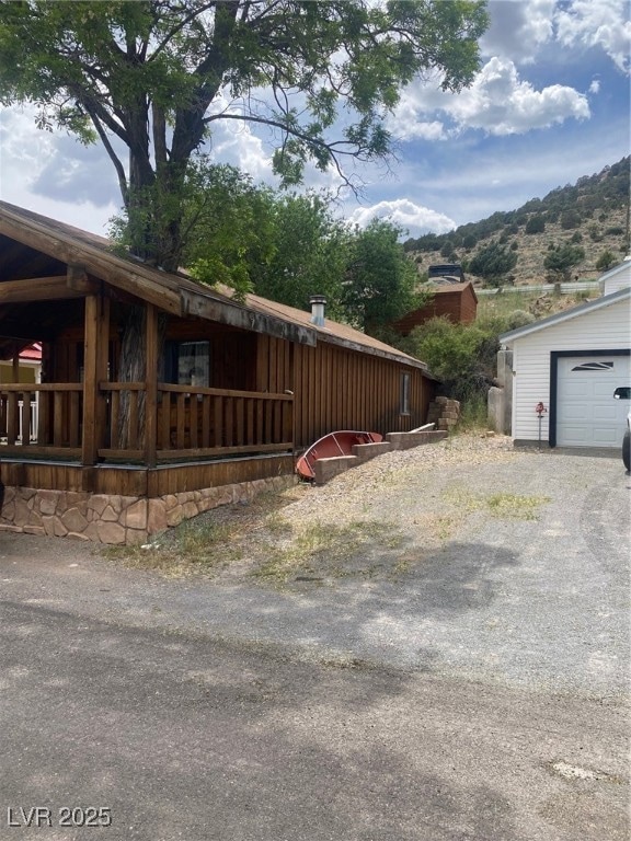 View of yard featuring a mountain view