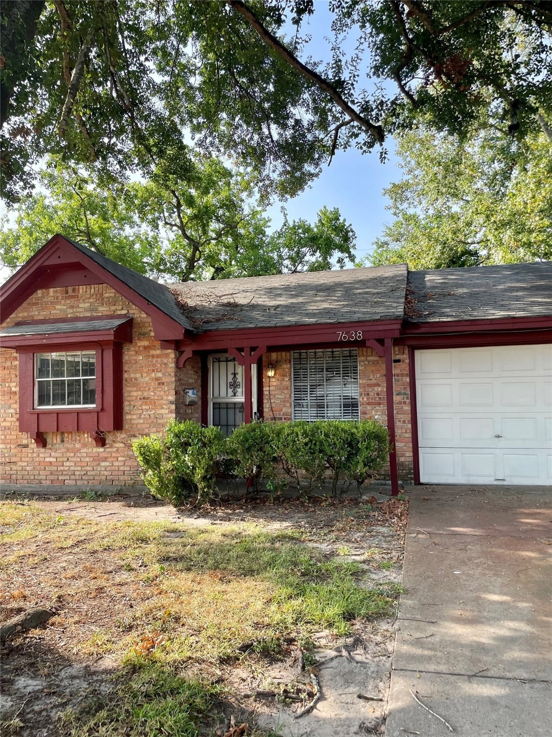 7638 Boggess Rd, Houston, TX 77016 - photo 1