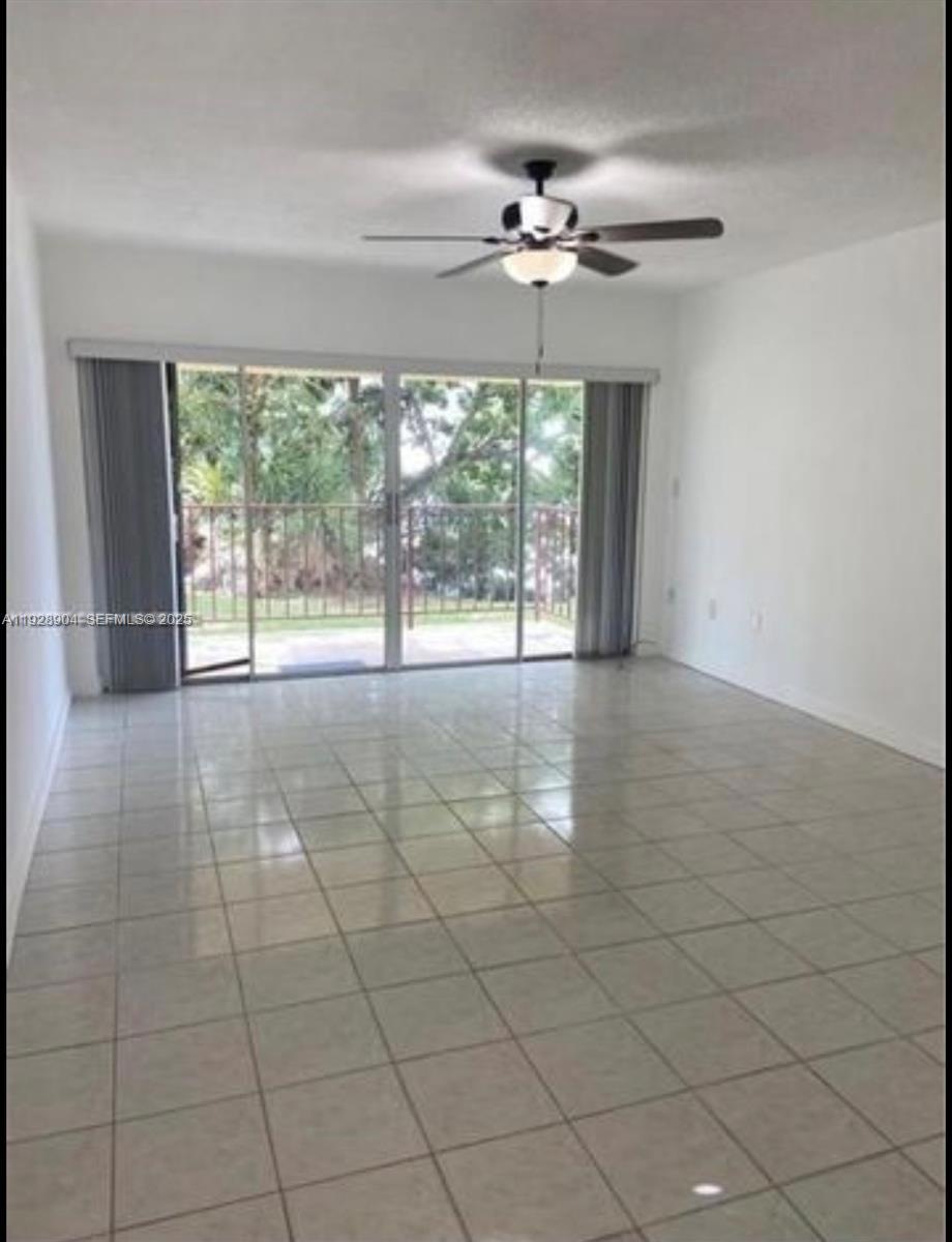 Fernwood Lakeview unit 101, Miami, FL 33172 - photo 1