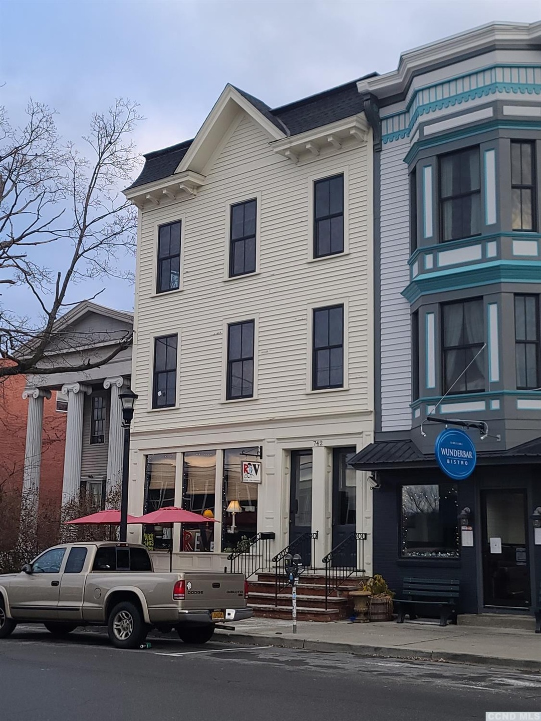 742 Warren St unit 3 Fro, Hudson, NY 12534 - photo 1