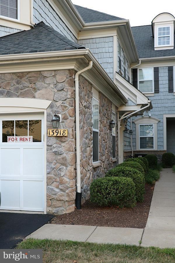 13918 Greendale Dr unit 30, Woodbridge, VA 22191 - photo 1