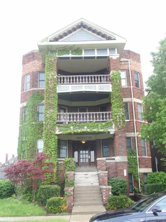 242 E Palmer St unit 2, Detroit, MI 48202 - photo 1