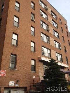 Tibbets Park unit 6F, White Plains, NY 10601 - photo 1