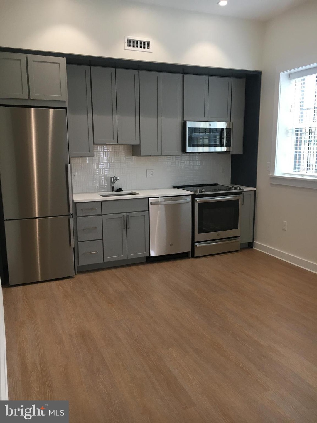 1813 35th St NW unit 104, Washington, DC 20007 - photo 1