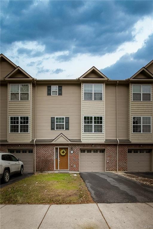 515 S Lehigh Gap St, Walnutport, PA 18088 - photo 1