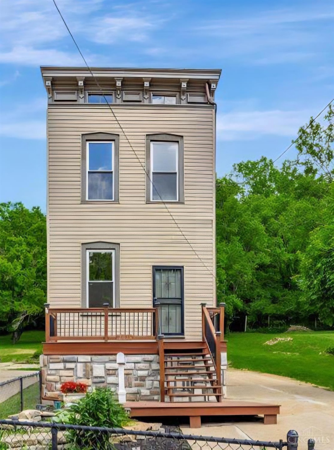 For Sale $223,900 • Co-Listing Agent