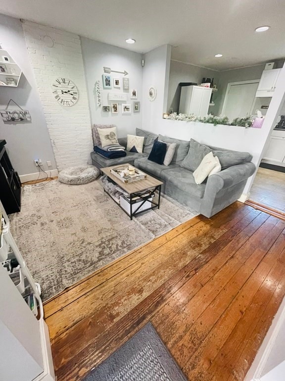 569 E 3rd St, Boston, MA 02127 - photo 1