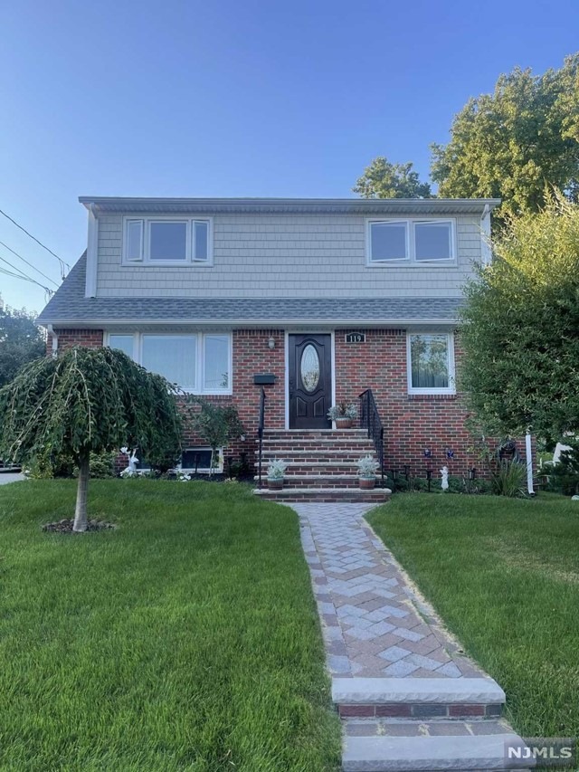 119 Summit Ave unit 2nd floor, Elmwood Park, NJ 07407 - photo 1