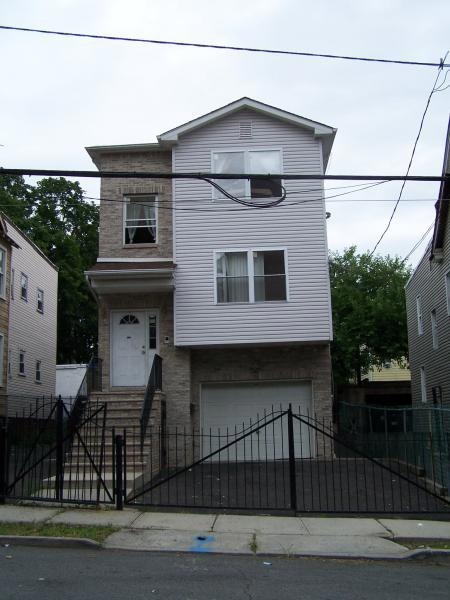 239 Lehigh Ave, Newark, NJ 07112 - photo 1