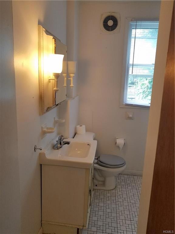 10 Arbor St unit 1, Yonkers, NY 10701 - photo 1