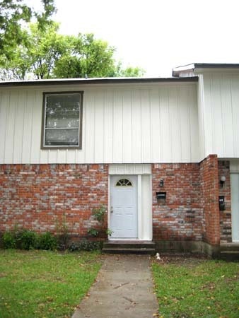 608 N Mckinney St unit 2, Ennis, TX 75119 - photo 1