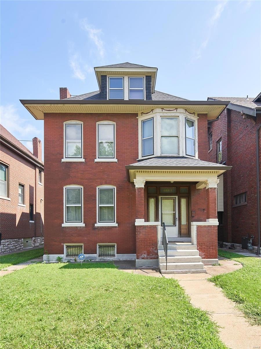 4554 Holly Ave, Saint Louis, MO 63115 - photo 1