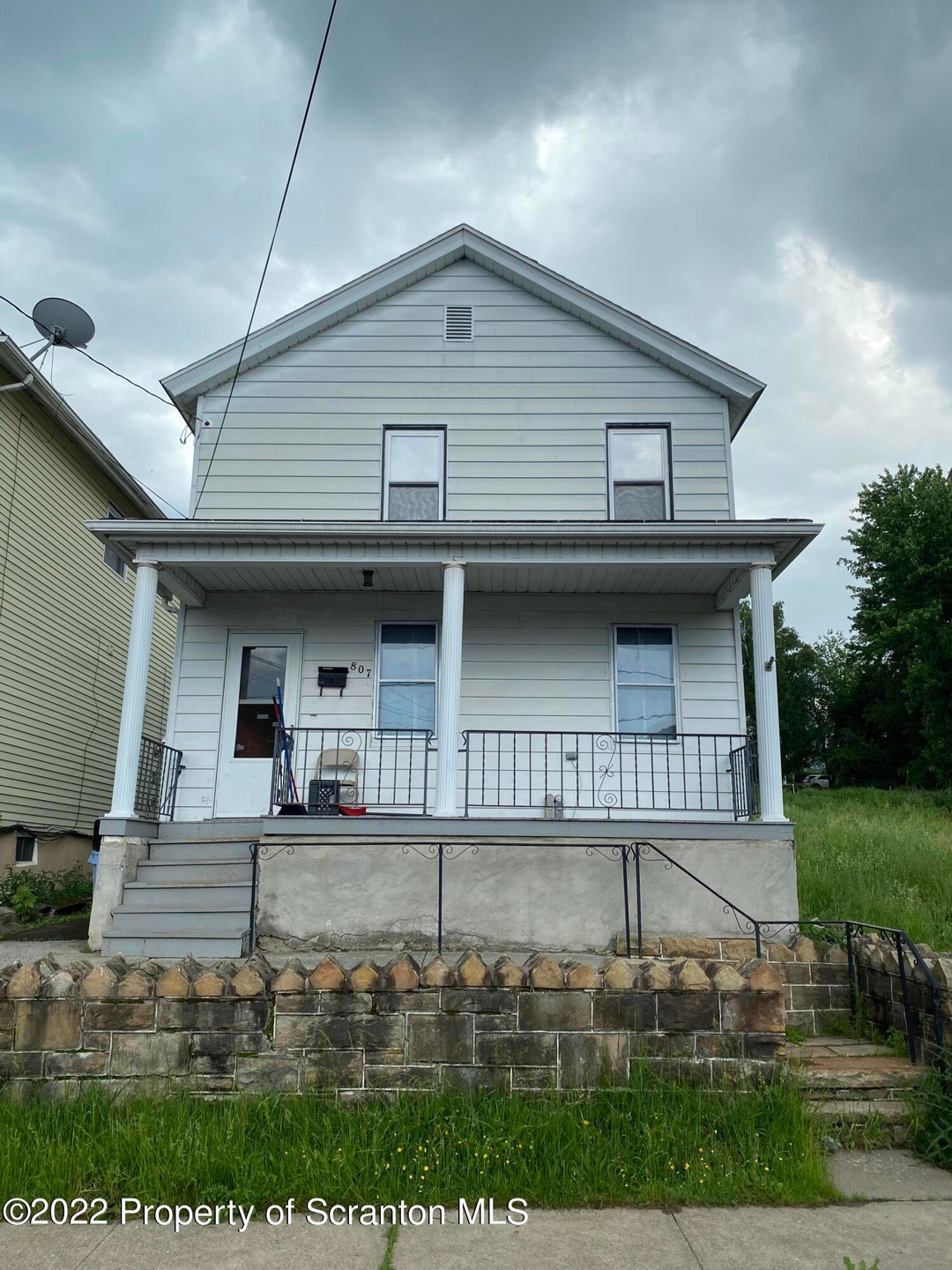 807 Hampton St, Scranton, PA 18504 - photo 1
