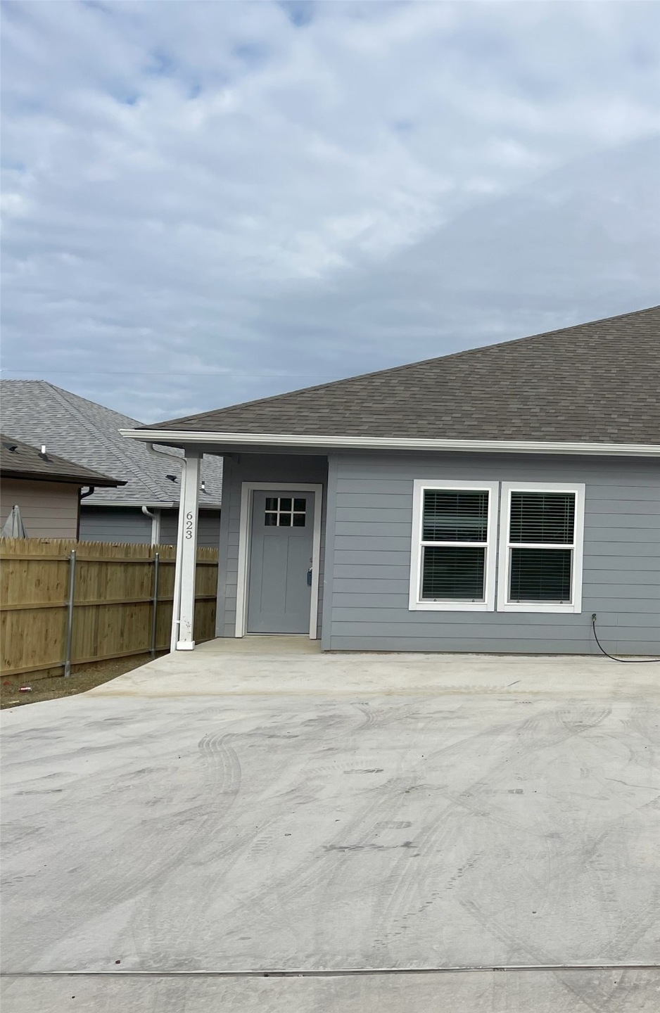 621-623 W Elm St unit 623, Denison, TX 75020 - photo 1