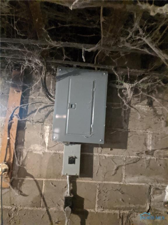 404 S Defiance St, Archbold, OH 43502 - photo 1