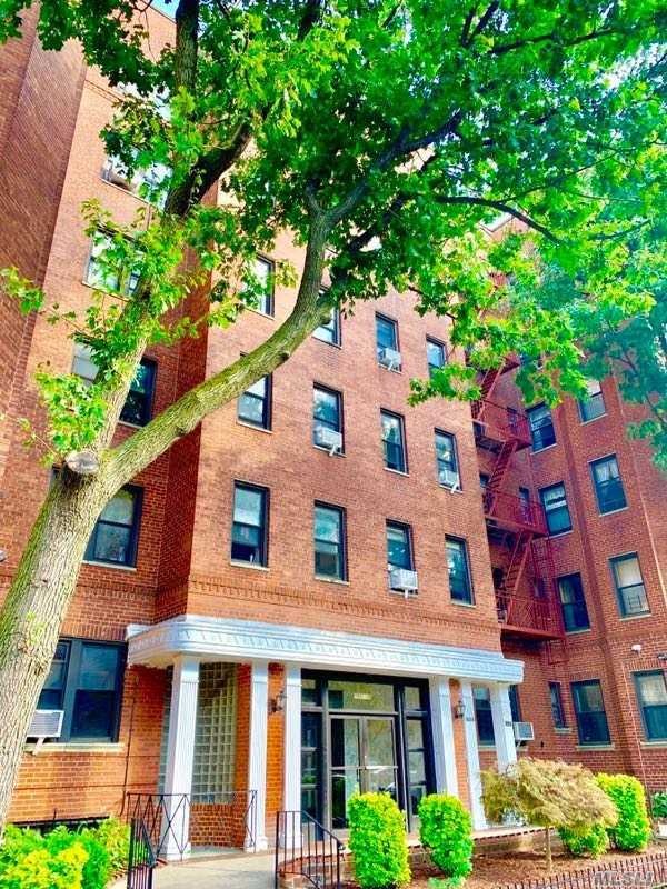 100-10 67th Rd unit 6D, Forest Hills, NY 11375 - photo 1