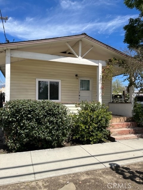 251 E 8th St, Upland, CA 91786 - photo 1