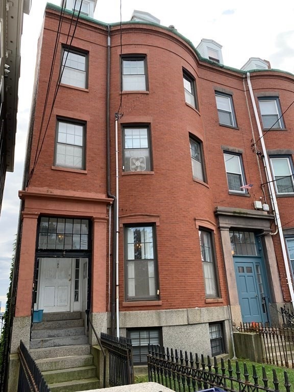193 Webster St unit 4, Boston, MA 02128 - photo 1