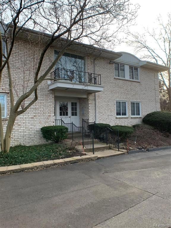42341 Woodward Ave unit 6, Bloomfield Hills, MI 48304 - photo 1