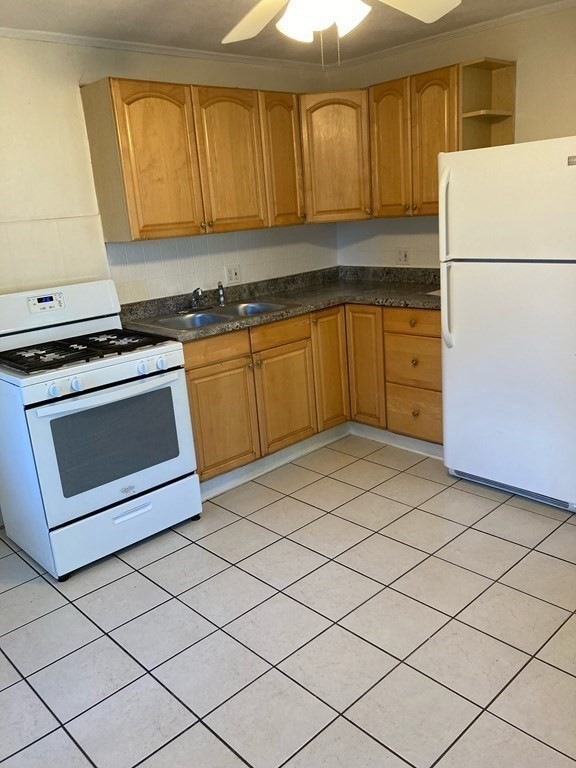 10 Richardson St, Woburn, MA 01801 - photo 1