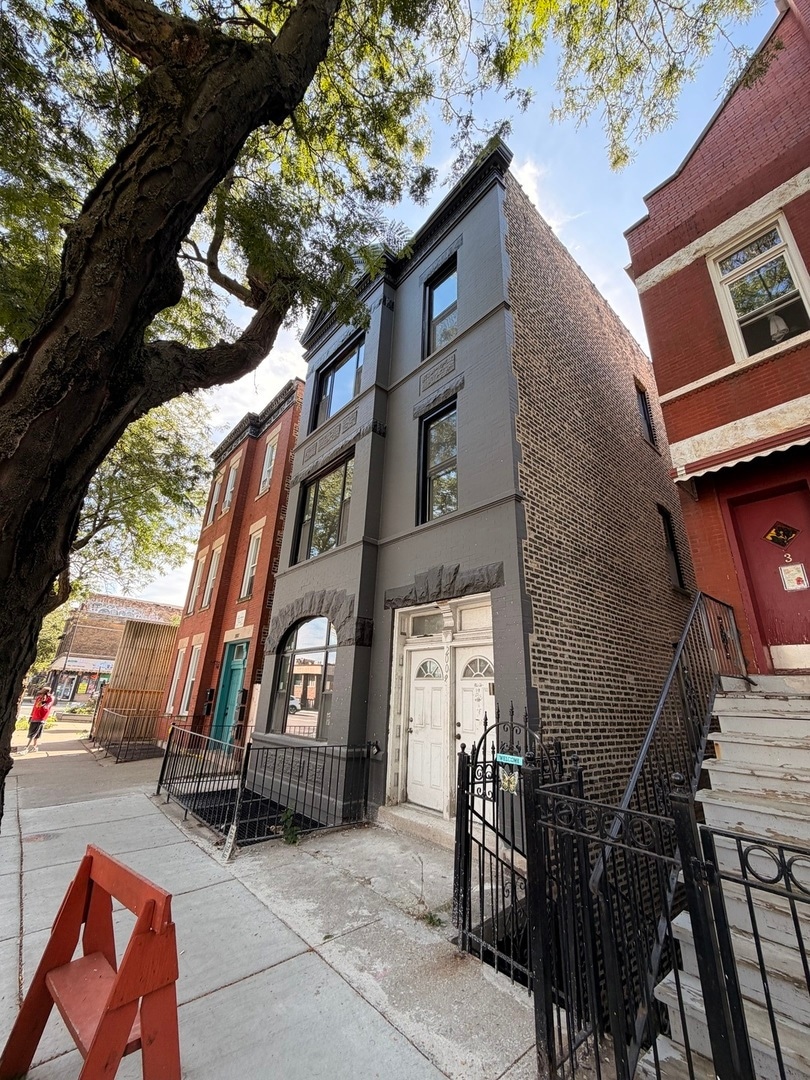 2009 W Cullerton St, Chicago, IL 60608 - photo 1