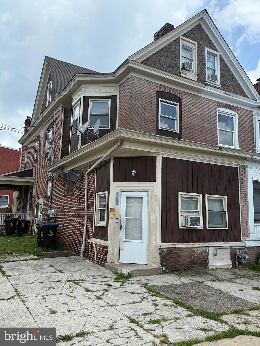 Coming Soon $290,000