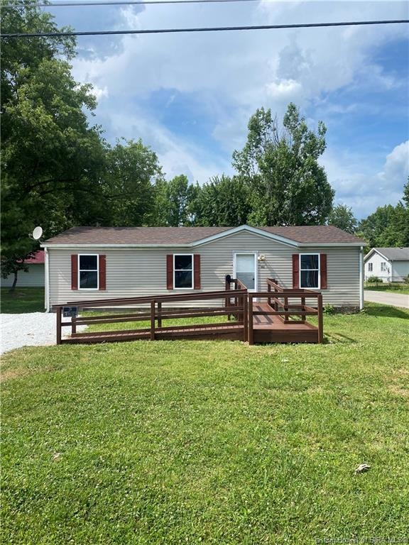 428 W Cross St, Austin, IN 47102 - photo 1