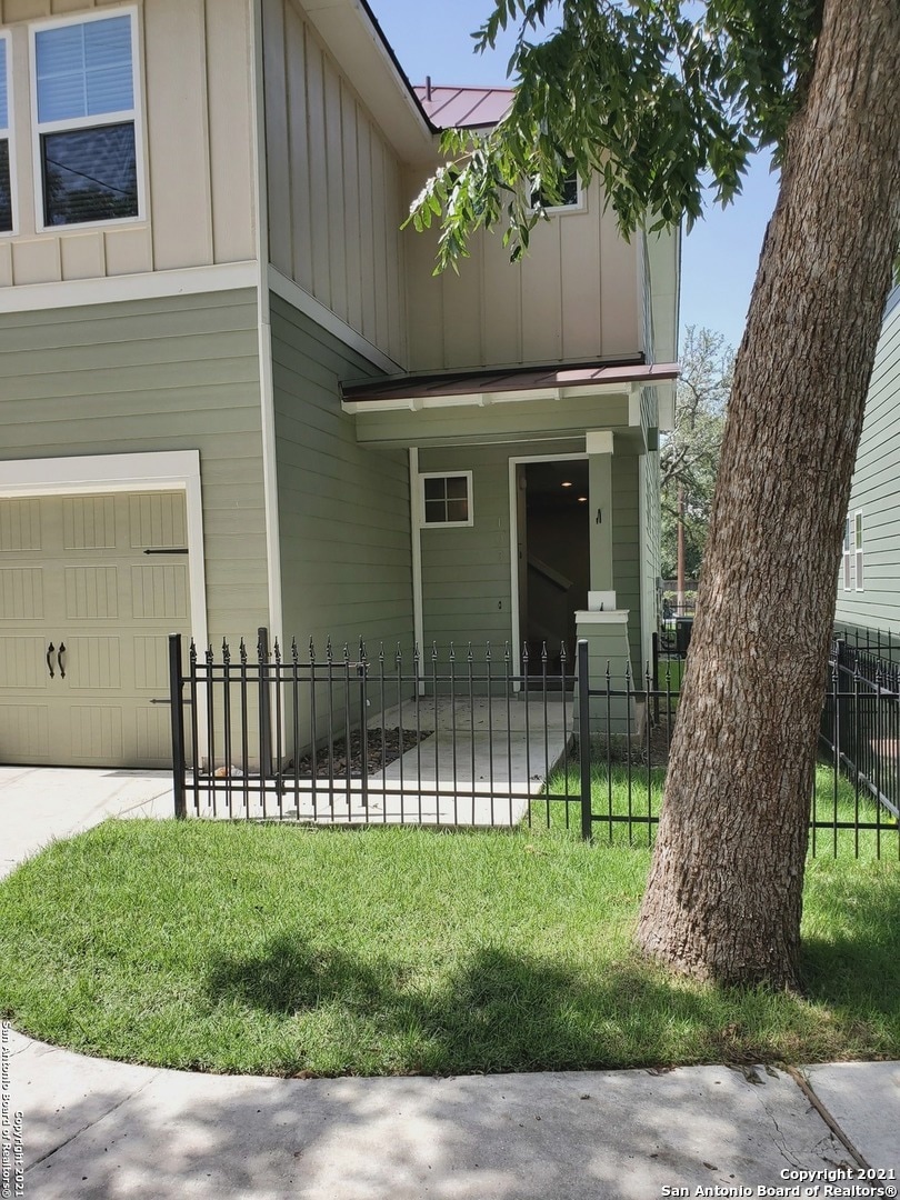 107 Claremont Ave unit 103, San Antonio, TX 78209 - photo 1