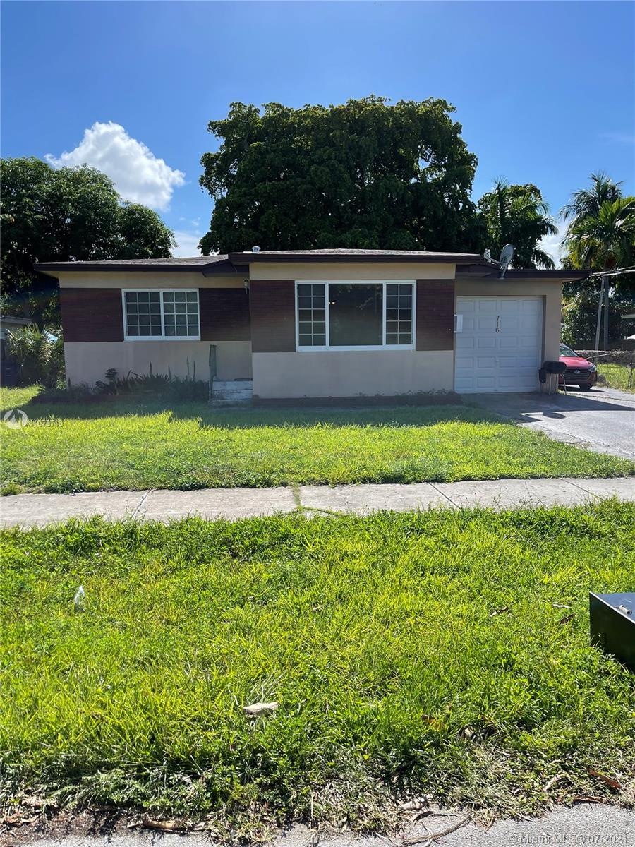 716 SW 5th Ave, Hallandale Beach, FL 33009 - photo 1
