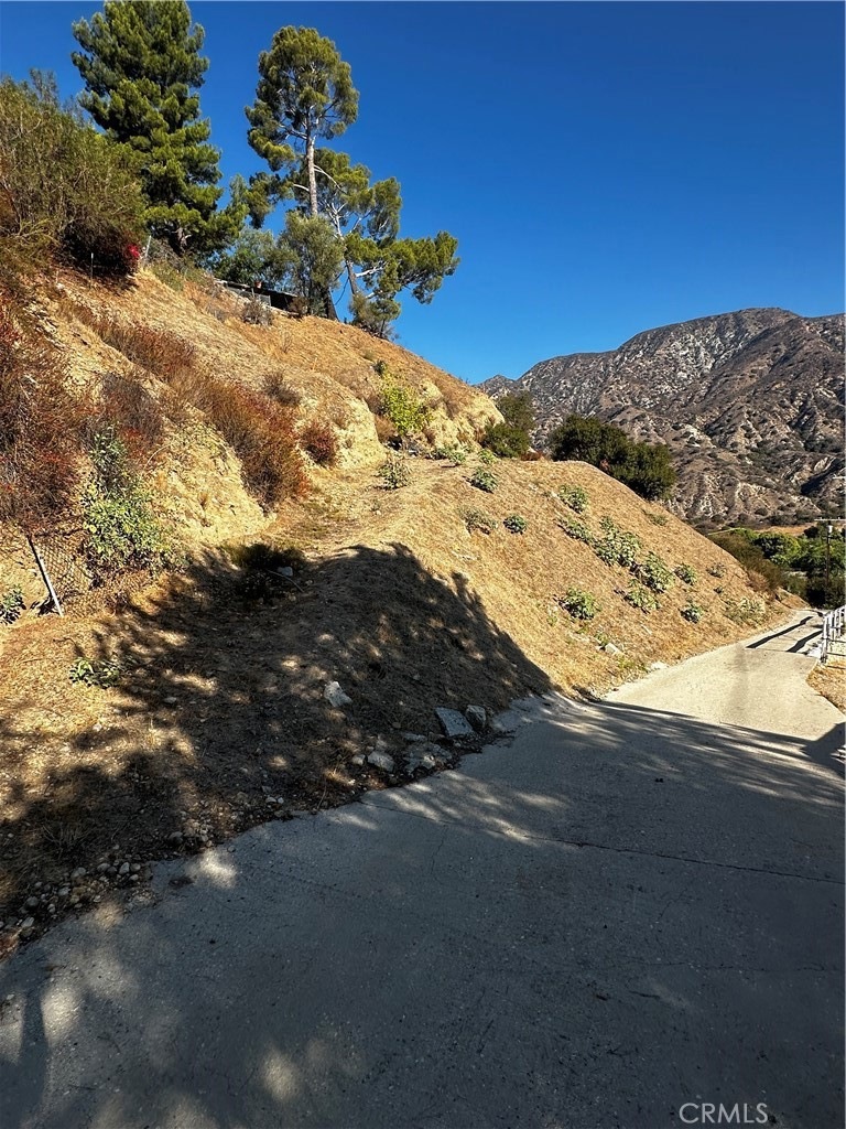 Under Contract $200,000