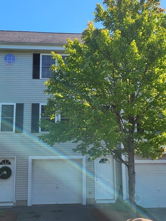 97 Hildreth St unit 5, Lowell, MA 01850 - photo 1