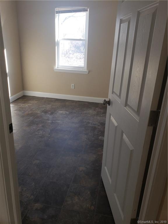 49 Ridge Ave unit 2, Bridgeport, CT 06604 - photo 1